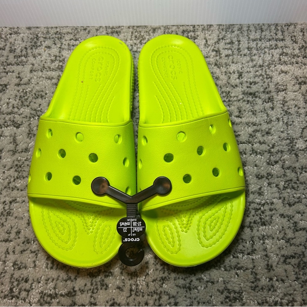 NWT Crocs Iconic Comfort Classic Limeade Green Slide Sandals Size 7 Women’s